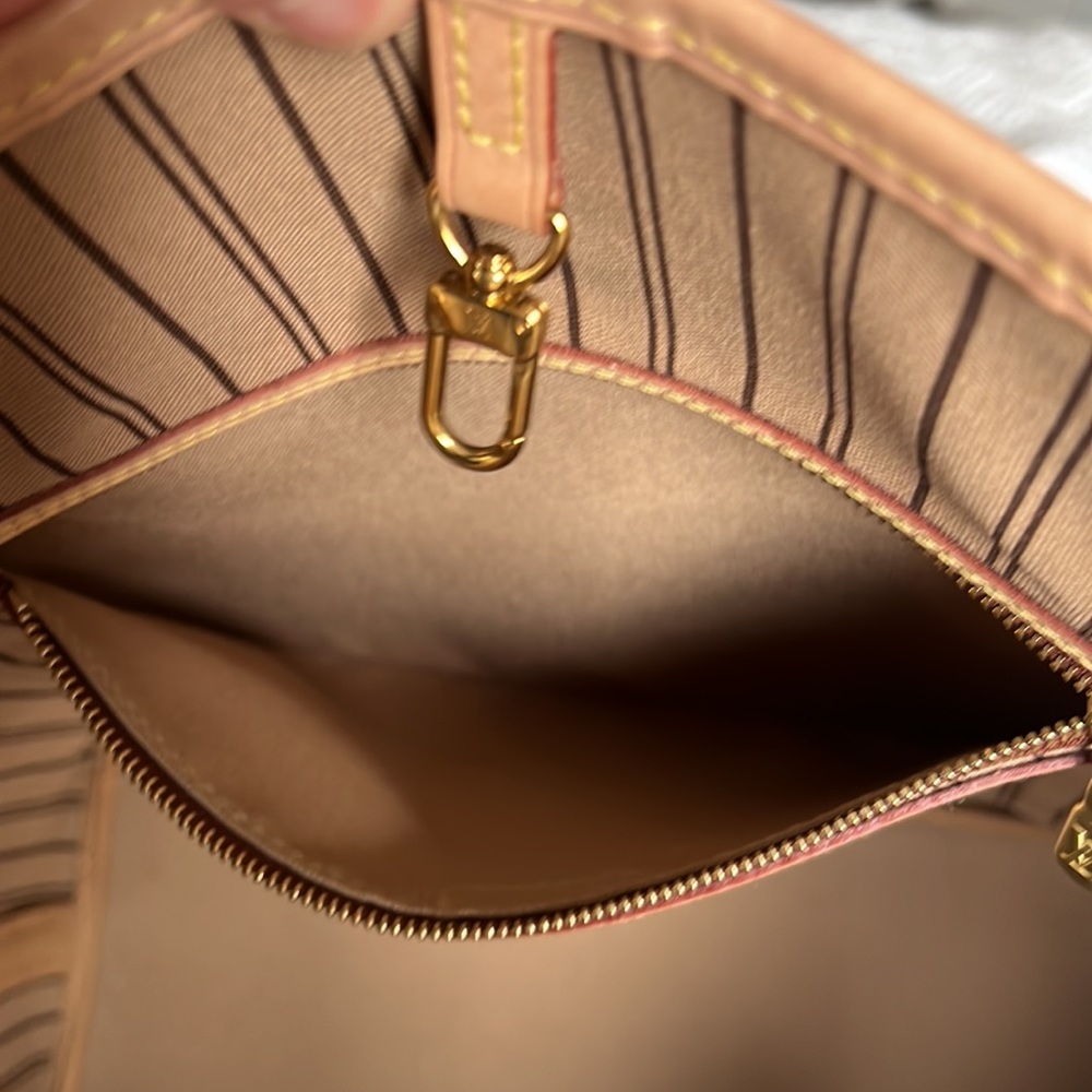 Authentic LV Neverfull MM - Picture 3 of 8